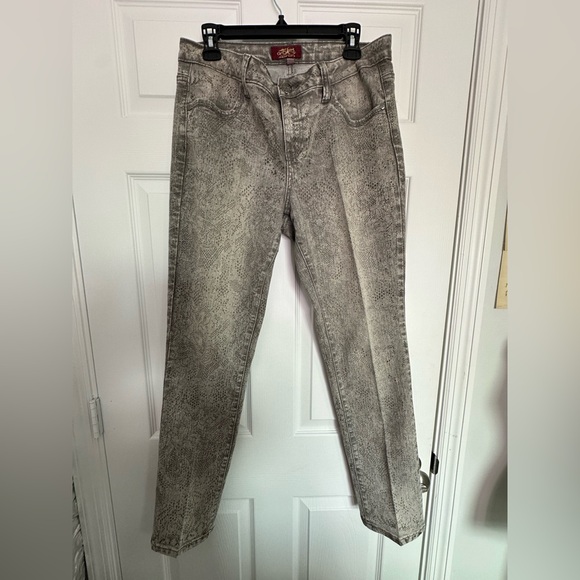 one 5 one Denim - One 5 One Gray Snakeskin Print Slim Leg Jeans - Women's Size 12